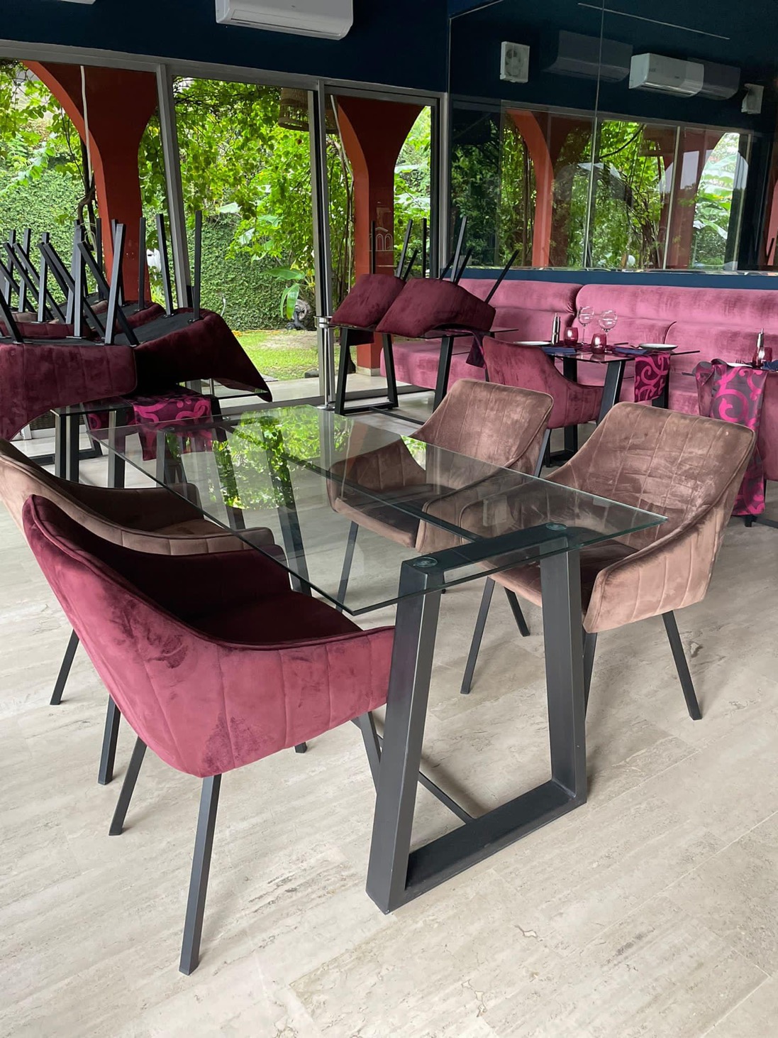 ROXY LOUNGE - Photo 2